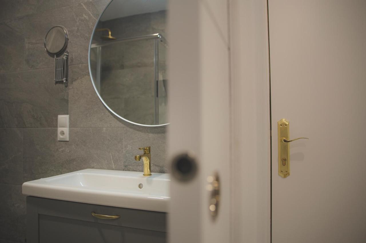 Acogedor Apartamento En Triana Sevilla Bagian luar foto